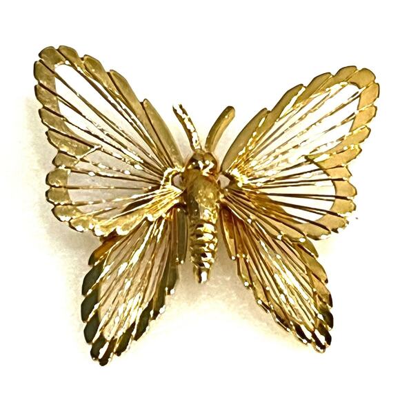 Monet Gold Butterfly Brooch 1.75" Wire Open Metalwork Signed Pin Bouncy Wing Vtg - Picture 1 of 12